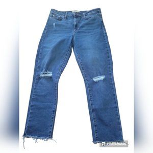 Guess distress cropped/ankle jeans